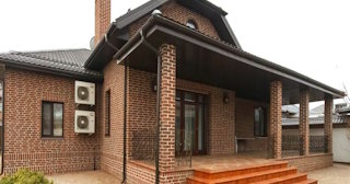 Строительство домов из кирпича с мансардой в Лениногорске | от 3685 рублей